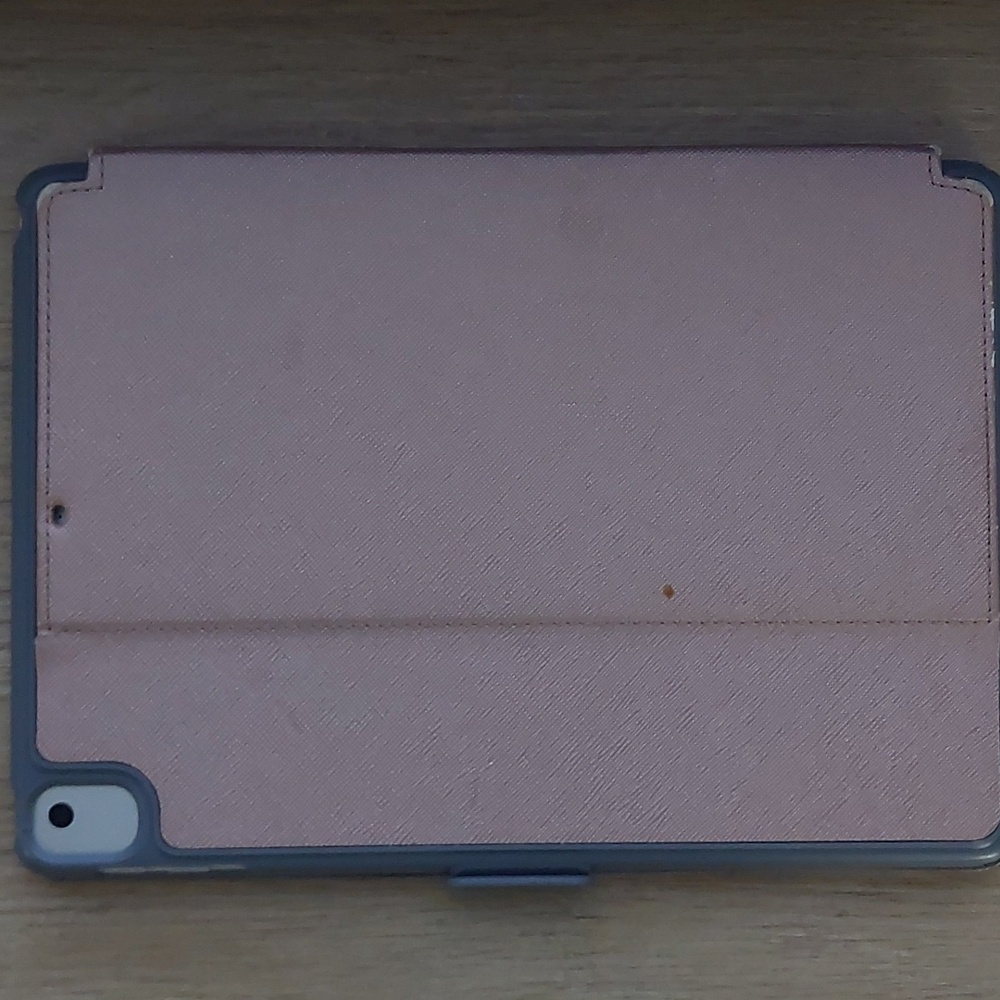 Apple Ipad 6th Generation - Picture 7 of 8